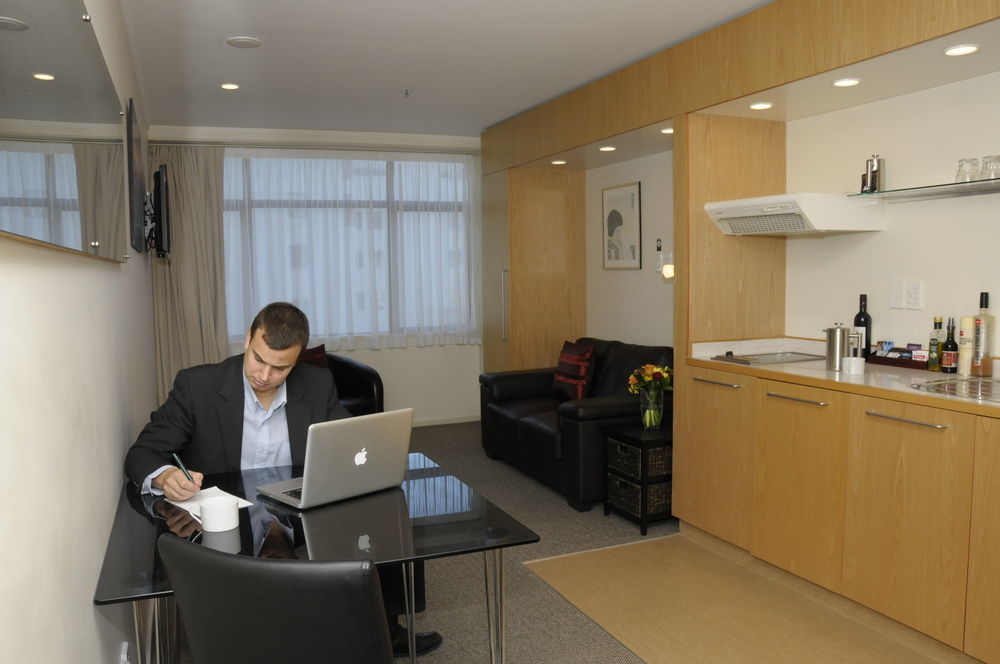 Quest On Johnston Serviced Apartments Уелингтън Екстериор снимка