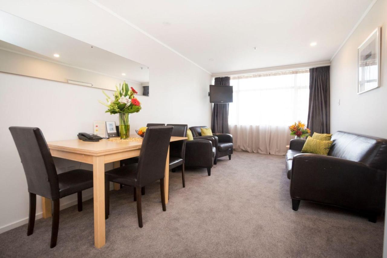Quest On Johnston Serviced Apartments Уелингтън Екстериор снимка